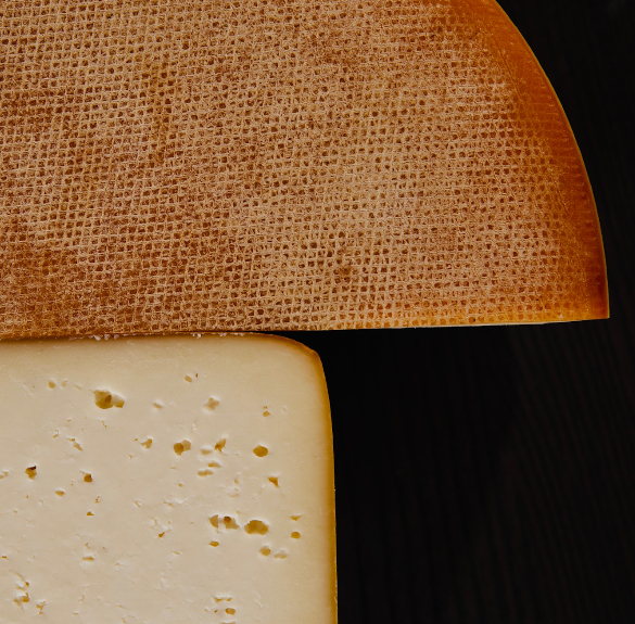 Tolbán füstölt fél 1 sajt - kb. 200-250 g